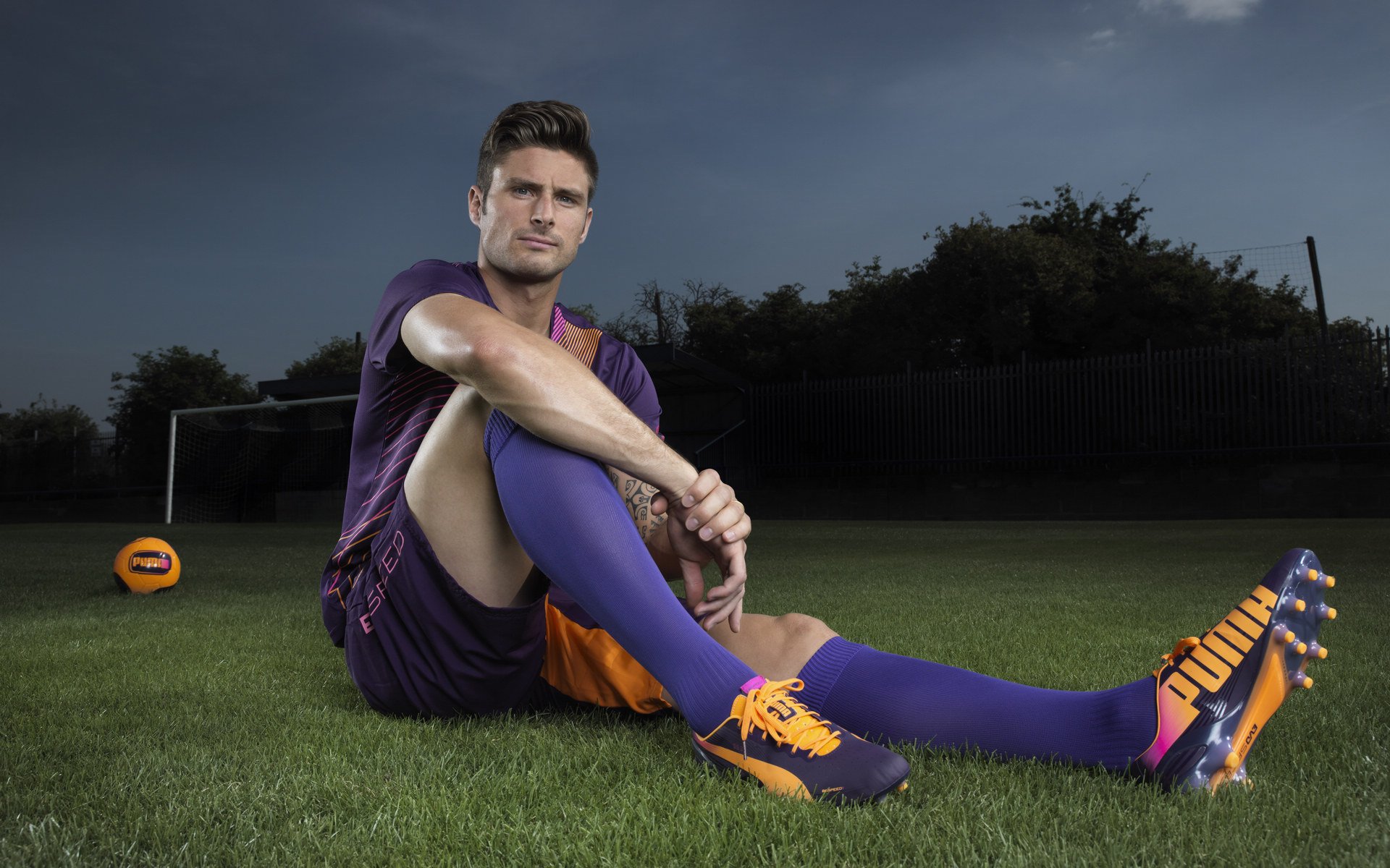 世界杯2026-北京队强行终结黄蜂,克莱在英超争冠接管比赛,体育跨界叙事中的英雄主义重构 第2张 世界杯2026-北京队强行终结黄蜂,克莱在英超争冠接管比赛,体育跨界叙事中的英雄主义重构 第2张