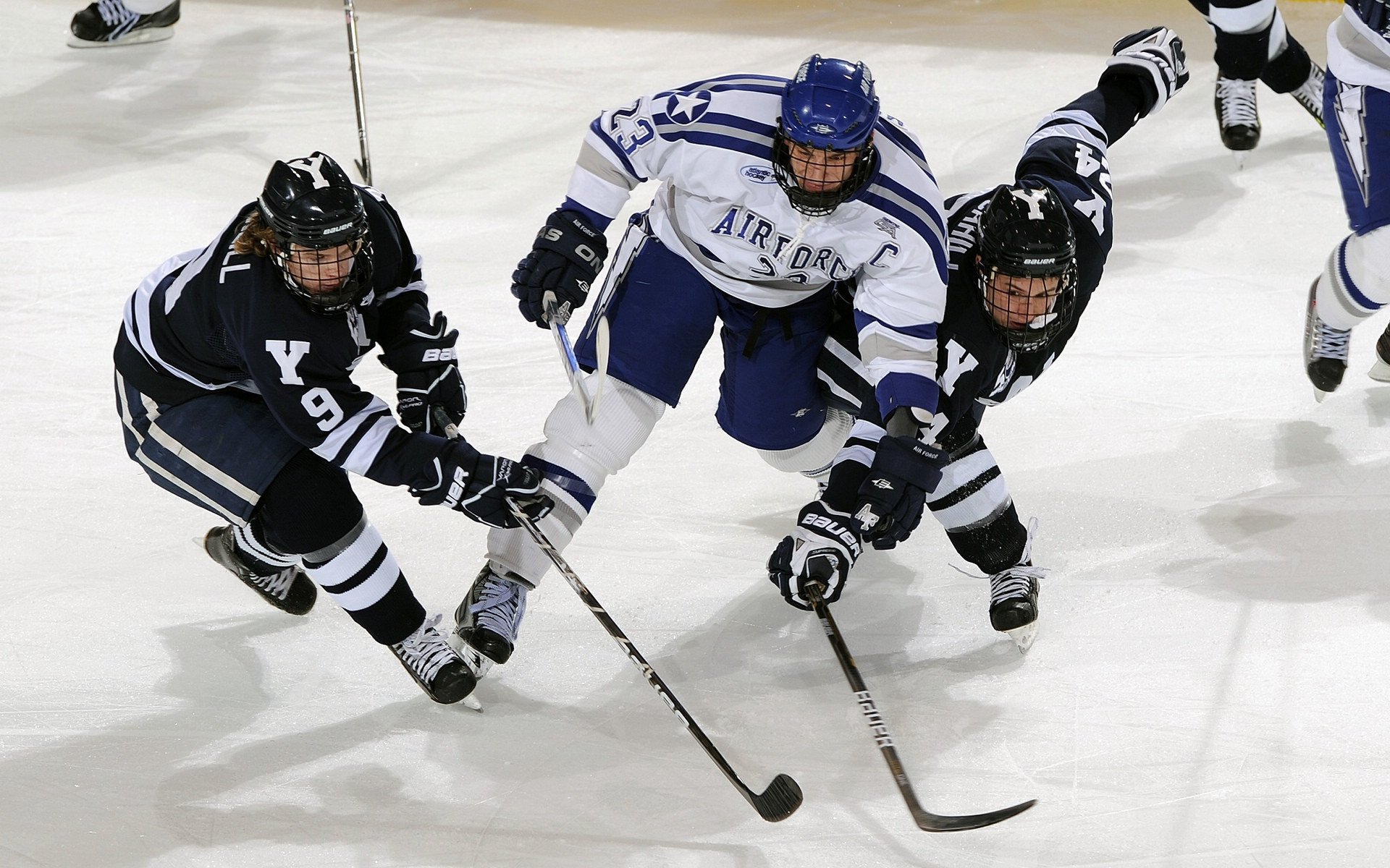 开云体育下载-阿圭罗赛道斩落哥伦比亚,当足球血性注入F1引擎 第2张 开云体育下载-阿圭罗赛道斩落哥伦比亚,当足球血性注入F1引擎 第2张